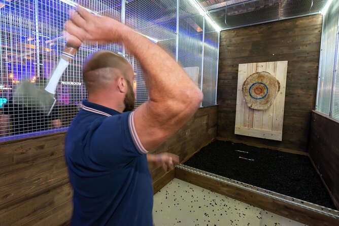 1 hour Private Axe Throwing Experience in Eastbourne - What your hour at Boom Battle Bar looks like