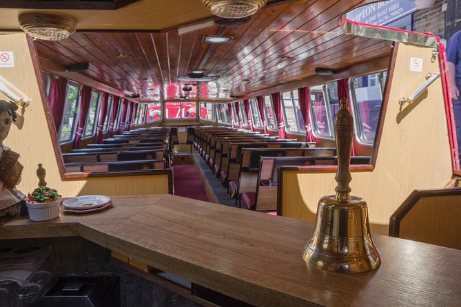 1-Hour Public Cruise - The commentary is the heart of the trip