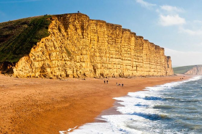 2 DAY TOUR | Jurassic Coast, Glastonbury, Stonehenge & Salisbury - Guides, group size, and the feel of the day