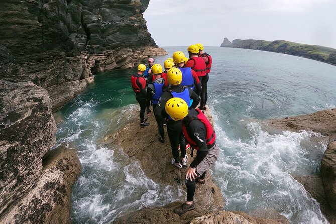 2-Hour Coasteering Adventure Near Bude - Morning or afternoon: choosing the better time