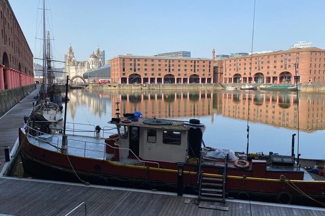 2-Hour Private Liverpool Walking Tour - Meeting Lennon and other Liverpool figures