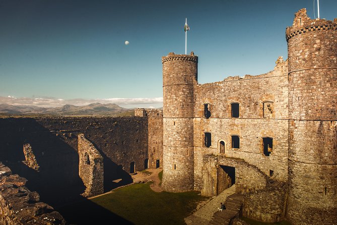 5-Day Discover Wales Small-Group Tour from London - Day 3: Cardigan Bay, New Quay, and Dylan Thomas country