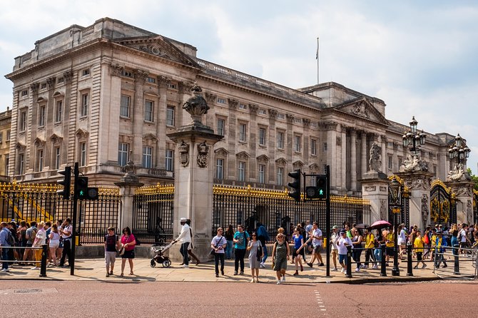 7 Day Tour Exploring England and Scotland starting from London - Gretna Green and the Lake District break the return south