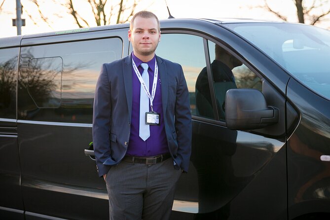 8 Seater Transfer: Heathrow Airport to Central London - A direct ride to central London hotels