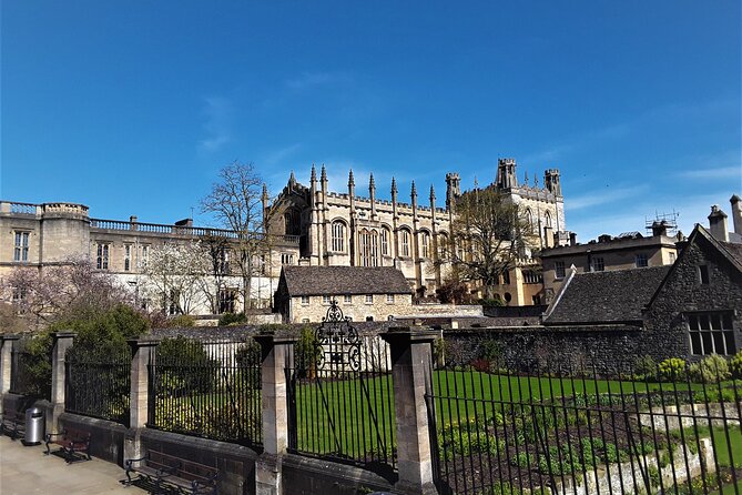 90 Minute Classic Walking Tour of Oxford - Christ Church views and the college setting