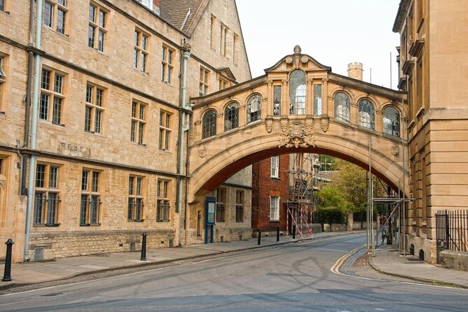 90 Minute Classic Walking Tour of Oxford - The Bodleian Library and Scholastic Quadrangle