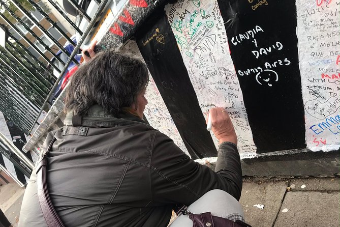 A Beatles London taxi tour and sightseeing experience - Montagu Square and four important addresses