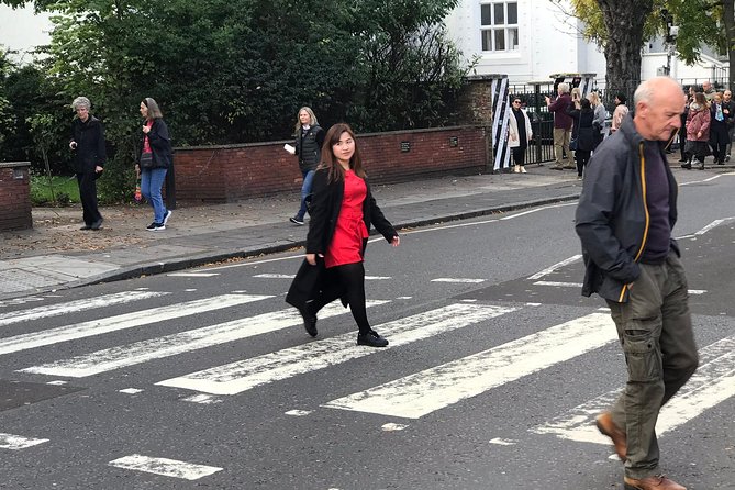 A Beatles London taxi tour and sightseeing experience - Savile Row and the rooftop finale