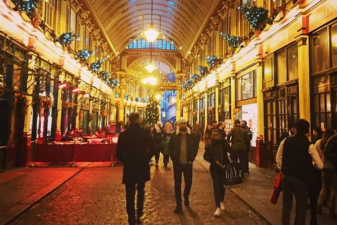 A Christmas Carol and Charles Dickens Old London Walking Tour - George and Vulture, followed by Simpson’s Tavern