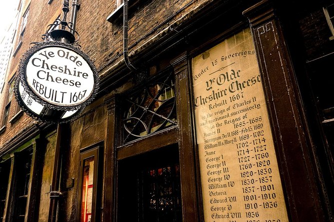 A Christmas Carol and Charles Dickens Old London Walking Tour - What the private format is worth at $227.06