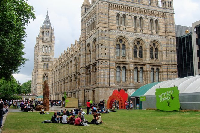 A Day at the Museum - Natural History Museum London - Hotel pickup and meeting arrangements