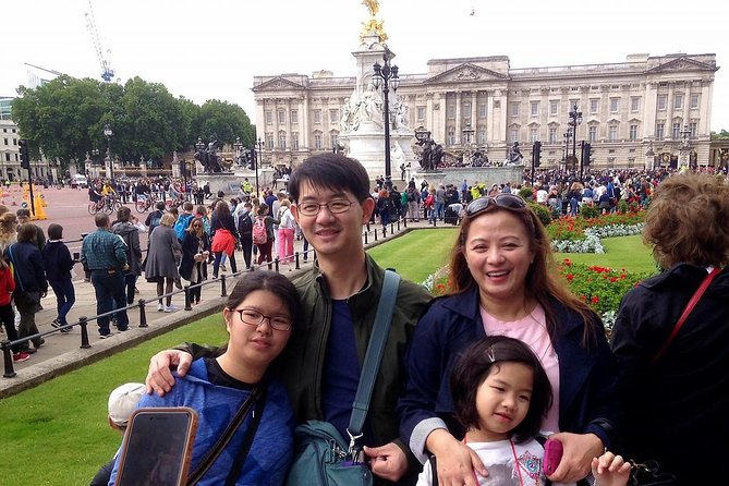 A Royal London Private Taxi Tour - Westminster Abbey connects monarchy and ceremony