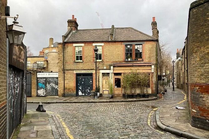 Authentic London Sunday Markets with a Londoner - Brick Lane for vintage finds and a cheap bagel