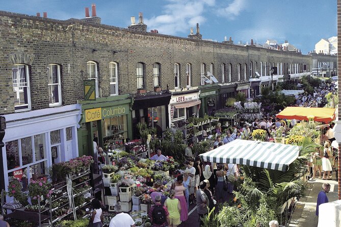 Authentic London Sunday Markets with a Londoner - A community stop at Hackney City Farm