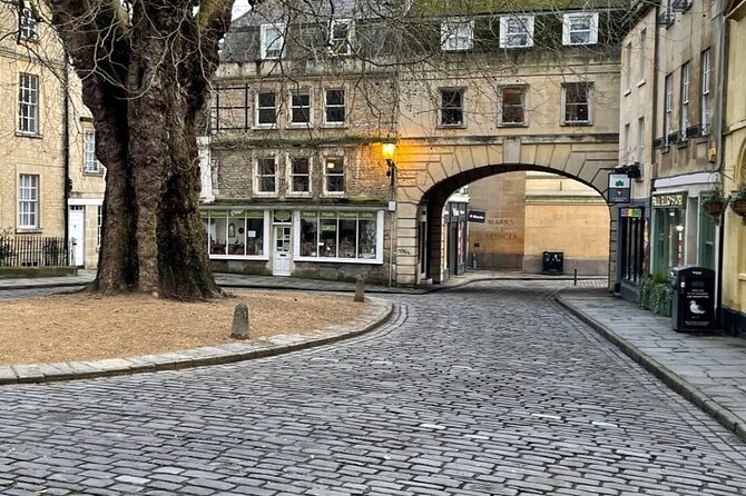 BATH: 2-Hour Bath Walking Tour of Bridgerton Filming Locations - Ending at Lady Danbury’s Holburne Museum home
