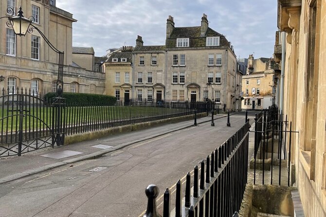 BATH: 2-Hour Bath Walking Tour of Bridgerton Filming Locations - What the guides add to the walk