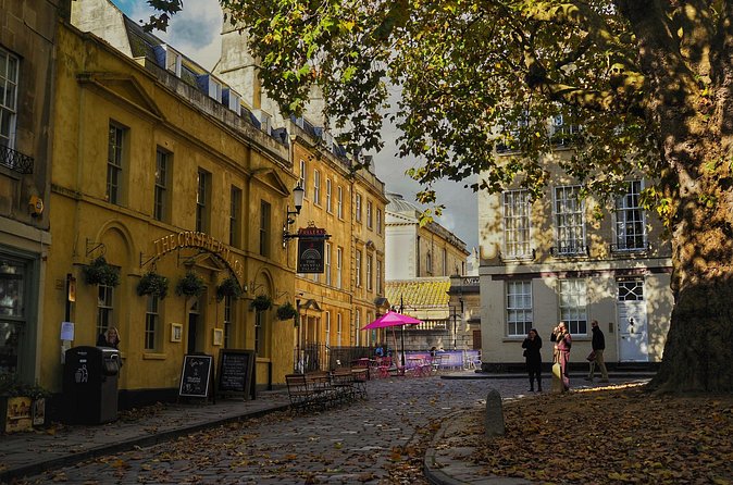 Bath Bridgerton walking tour of filming location with Mobile App - Who will enjoy this Bath walking tour?