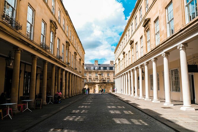 Bath Bridgerton walking tour of filming location with Mobile App - Bath’s squares, streets, and shopfronts