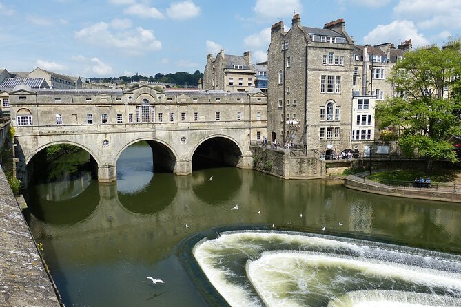Bath Private Guided Walking Tour - Pulteney Bridge and the business of wool