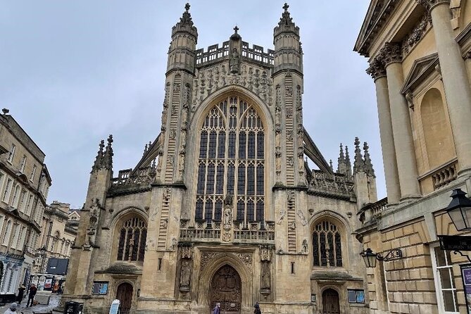 Bath Public Walking Tour including Bath Abbey - How the guides shape the experience