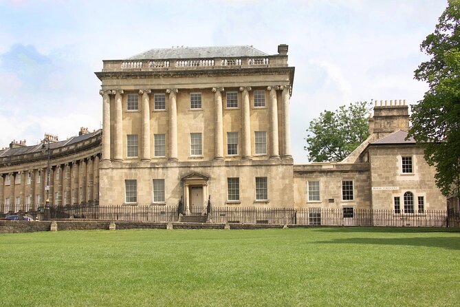 Bath Public Walking Tour including Bath Abbey - Pace, hills, and physical effort