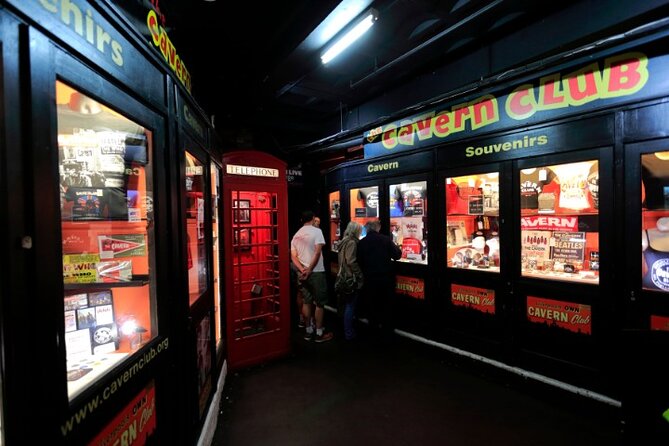 Beatles Maniacs Private Exclusive Experience with Guide - Matthew Street, the center of Beatles pilgrimage