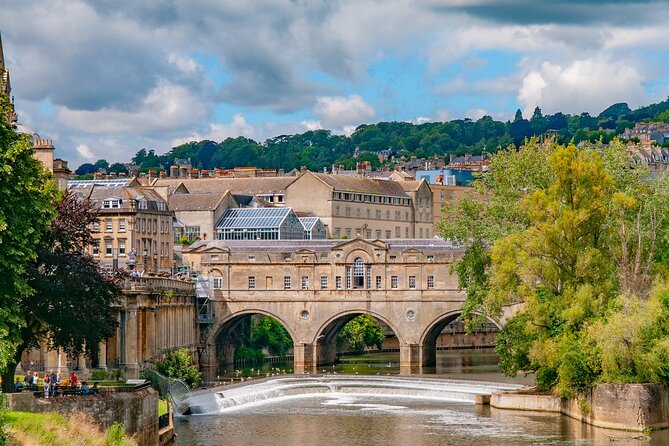 Best of Bath Walking Tours - Georgian Tour - The Circus, an elegant architectural trick