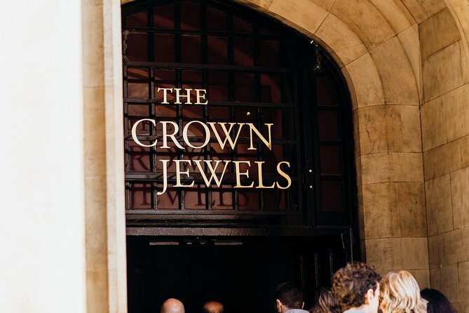 Best of London Tour - Crown Jewels, River Cruise & History Walk - Seeing the Crown Jewels before the crowds build