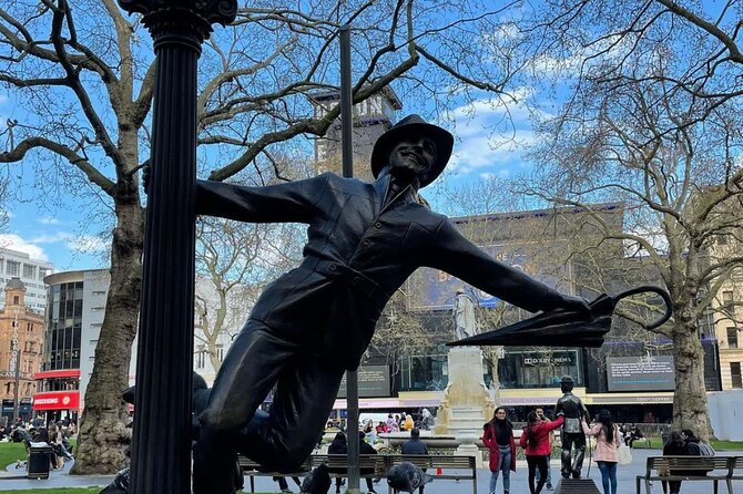 Best of London Walking Tour - 3 Hours, Small Group max 10 people - The guide makes or breaks the three hours