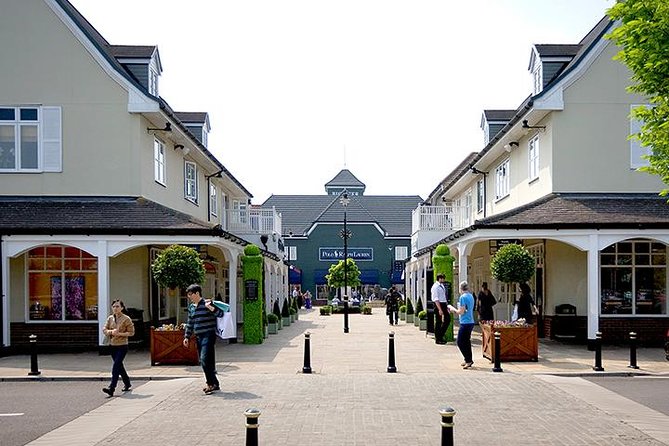 Bicester Village Private Vehicle Round Trip Service from London - Arriving at a village with more than 160 shops
