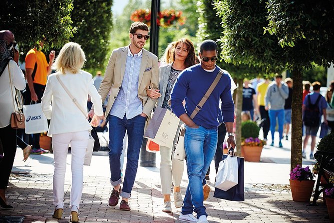 Bicester Village Shopping Trip from London with VIP Discount - Handling the ticket pickup and meeting point