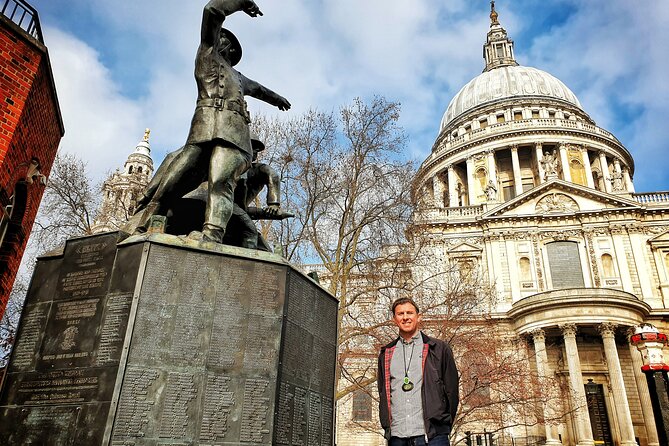 Black Cab Tour of London - Premium Sightseeing Taxi Tour - Mayfair and the stories behind modern power