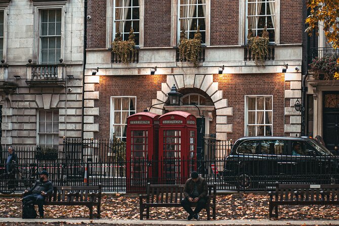 Bridgerton Tour in London - Hatchards and the final walk to Piccadilly