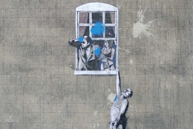 Bristol Street Art: Banksy Exploration Game and Tour - El Mac’s photorealistic mural and the first challenge