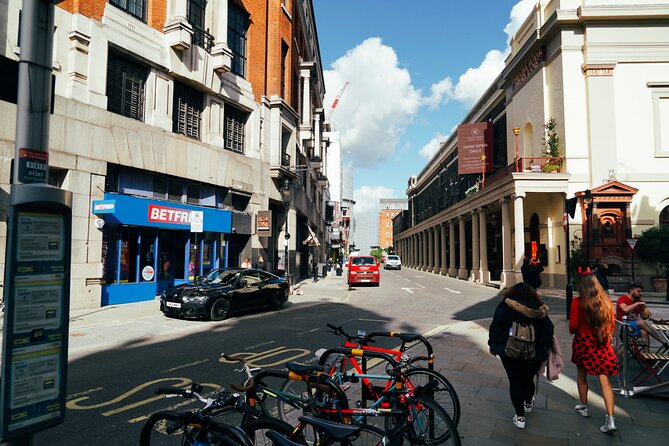 British Royal Mistresses and a Pub - Nell Gwyn and the Theatre Royal Drury Lane