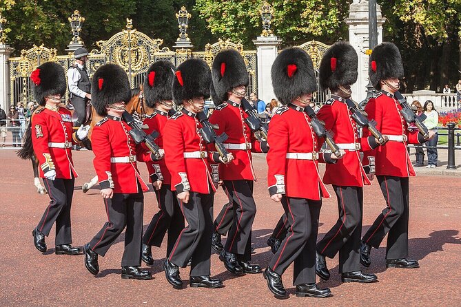 Buckingham Palace & Changing of the Guard Experience - What the Two-Hour Route Actually Gives You