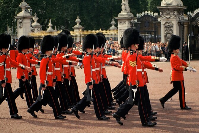 Buckingham Palace & Changing of the Guard Experience - Buckingham Palace and the Ceremony Question