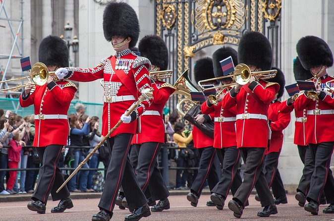 Buckingham Palace, Changing of the Guard & Thames Boat Ride - Taking the Thames boat to the Tower of London