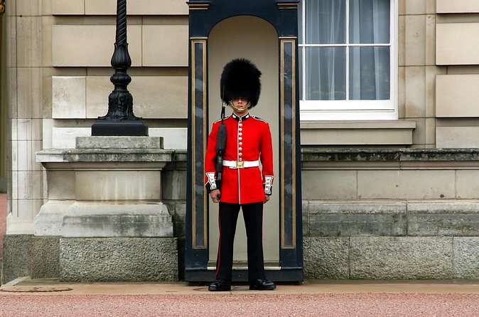 Buckingham Palace, Changing of the Guard & Thames Boat Ride - What $27.41 buys you