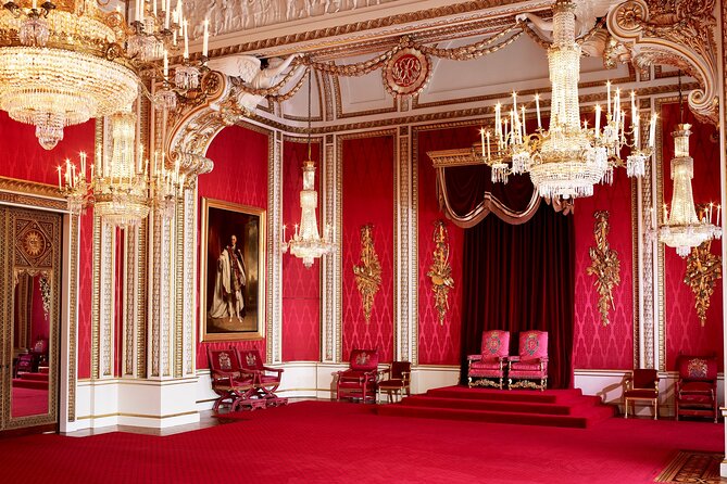 Buckingham Palace Entrance Ticket & Changing of the Guard Tour - Walking pace, crowds, and group size