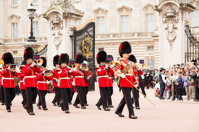Buckingham Palace Entrance Ticket & Changing of the Guard Tour - What you really see at the Changing of the Guard
