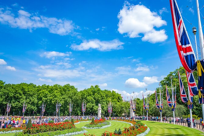 Buckingham Palace Exterior and Royal History Private Tour - What private guiding adds, and where it can fall short