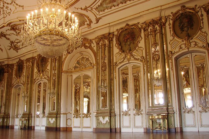 Buckingham Palace Exterior and Royal History Private Tour - Price and value at $260.99 per person