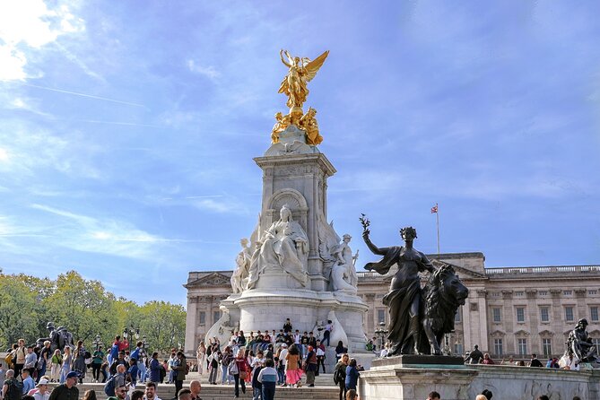 Buckingham Palace: Walking Tour with Entry & Audio Guide - Starting at St James’s Square