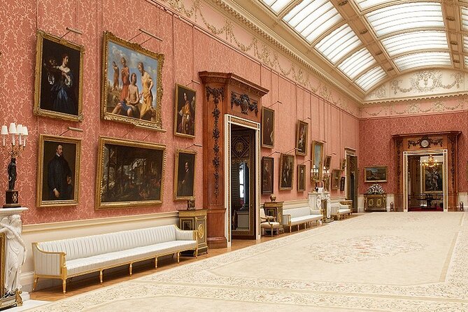 Buckingham Palace: Walking Tour with Entry & Audio Guide - Who will enjoy this experience most