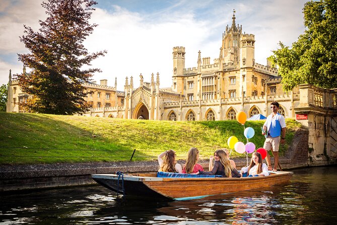 Cambridge - Shared Punting Tour - The guides make or break the ride