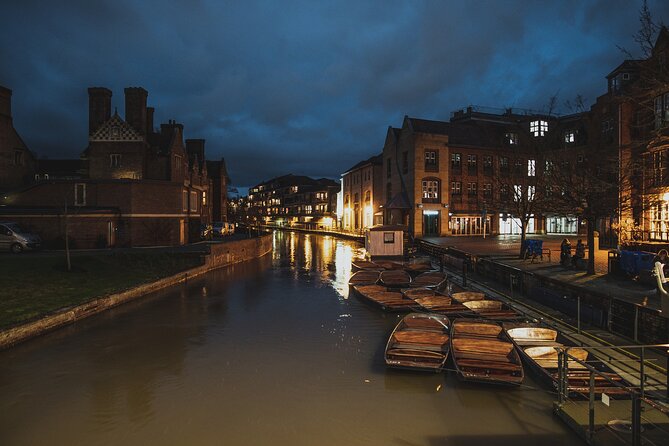 Cambridge University Ghost Tour by Alumni™ - Peterhouse saves one of the biggest stories for last