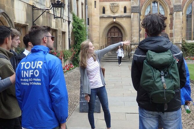 Cambridge University Walking Tour by Alumni™ Kings College Option - Trinity and St John’s reveal the college rivalry
