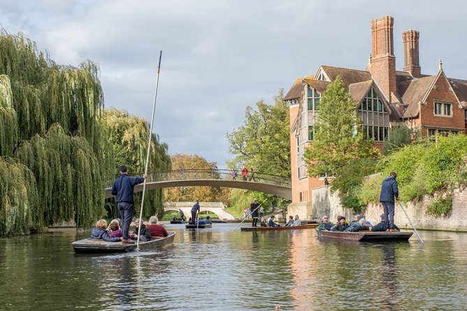 Cambridge Walking & Punting Tour by Alumni™ King’s College Option - The River Cam punt, eight colleges, and nine bridges