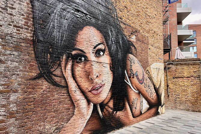 Camden Market Food Tour of 7 Tastings, Gin, Street Food & More - Regent’s Canal gives the walk some breathing room
